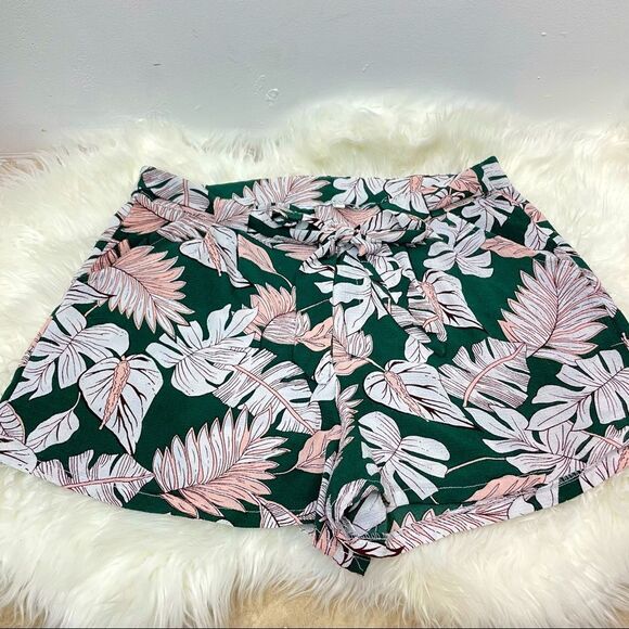 Brave Soul | Tropical belted Dress shorts Lg with side pockets,white,green,pink - Picture 5 of 6